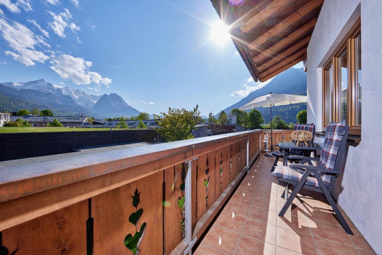 Ferienwohnung Wetterstein ガルミッシュ・パルテンキルヒェン エクステリア 写真
